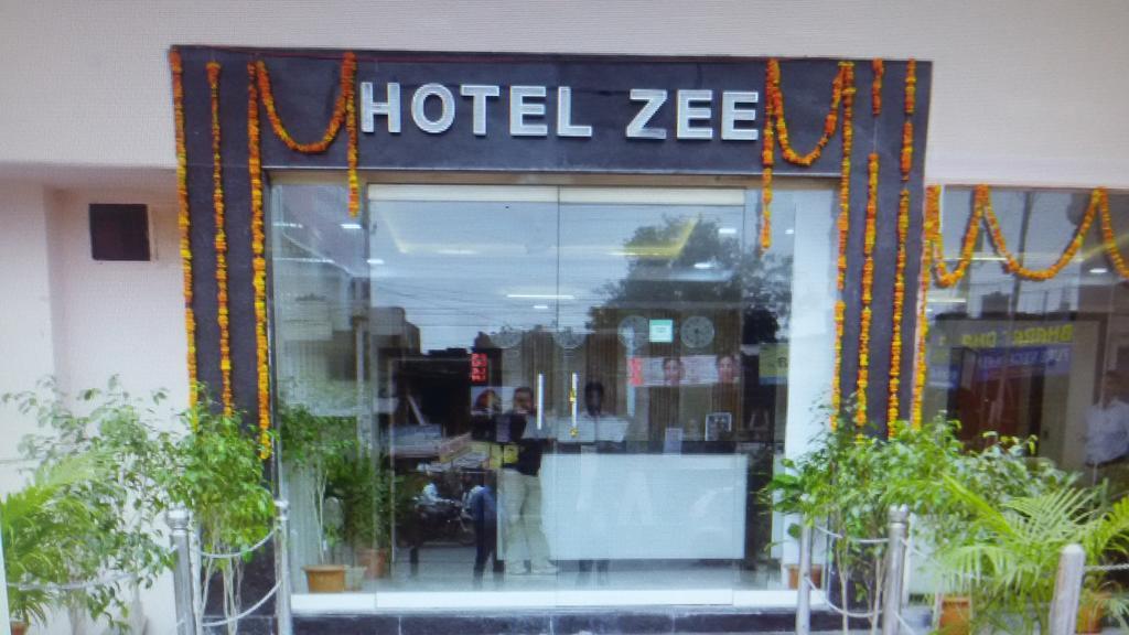 Hotel Zee Agra  Εξωτερικό φωτογραφία